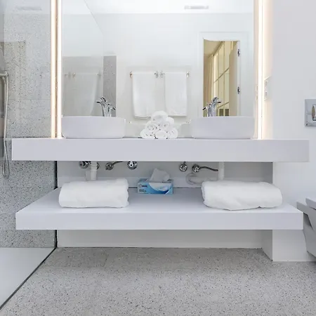 Bhost - Lumiere Lägenhet *